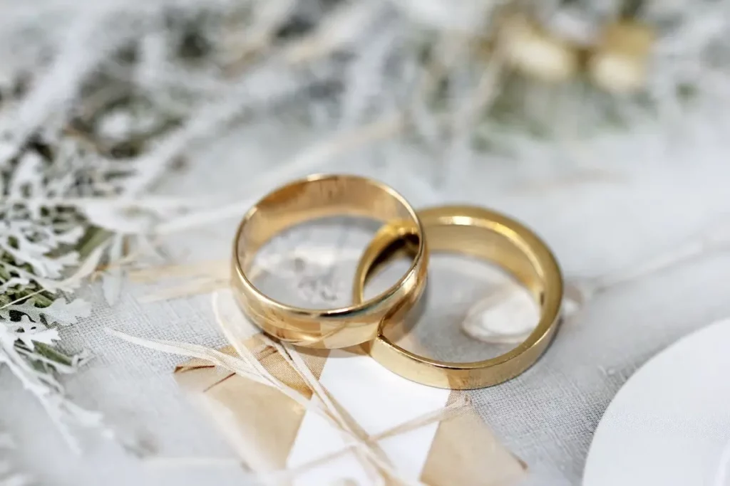 Image of a pair of gold wedding rings